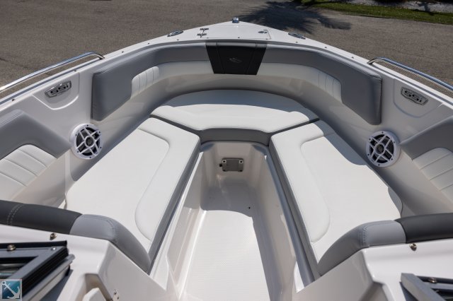 New 2024 Chaparral 23 SSi OB  Boat for sale